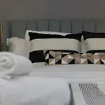 شقة فندقية Hayy Luxury Homes Near Centre 4*