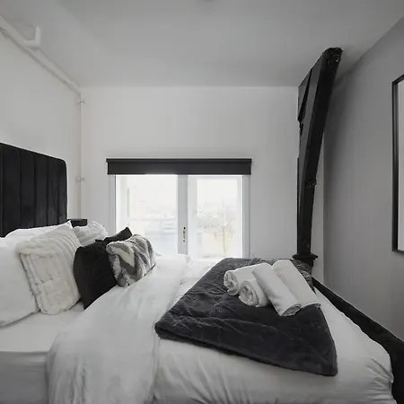Hotel apartamentowy Hayy Luxury Homes Near Centre *