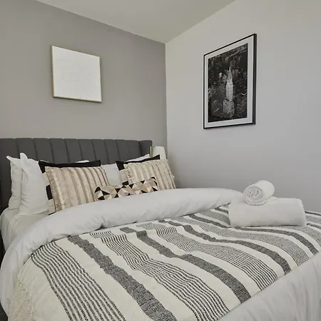 Hayy Luxury Homes Near Centre Hotel apartamentowy *