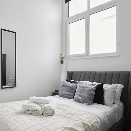 Hotel apartamentowy Hayy Luxury Homes Near Centre