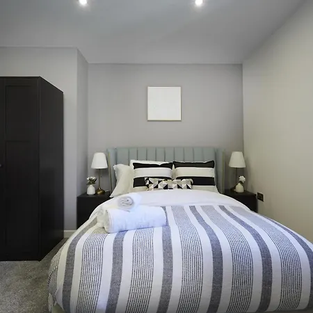 Hayy Luxury Homes Near Centre برادفورد