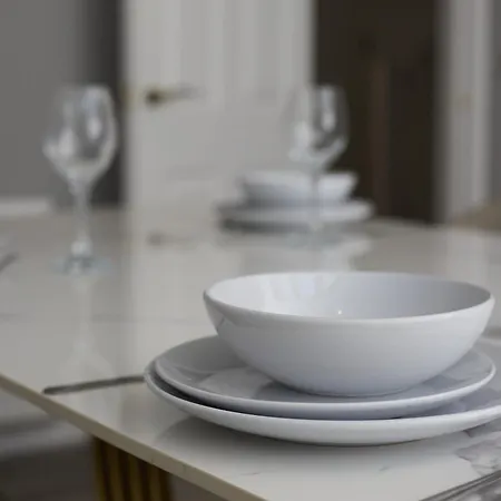 Aparthotel Hayy Luxury Homes Near Centre Bradford (West Yorkshire)