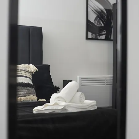 Hayy Luxury Homes Near Bradford Centre * Bradford (West Yorkshire)