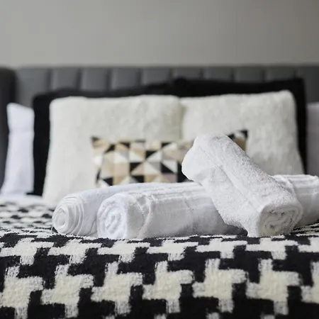 Hayy Luxury Homes Near Centre Aparthotel Bradford (West Yorkshire)