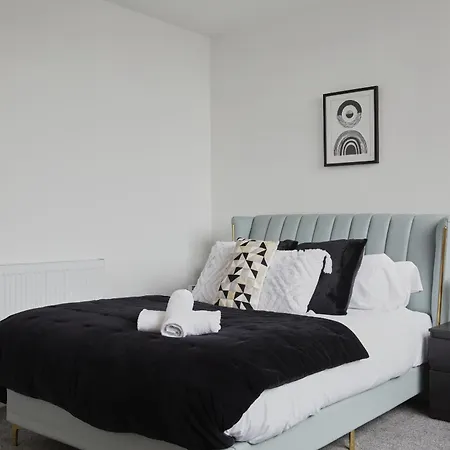 Aparthotel Hayy Luxury Homes Near Centre Bradford (West Yorkshire)