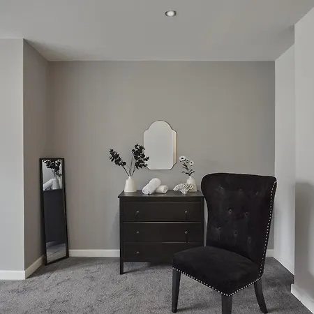 Hayy Luxury Homes Near Centre 4* Bradford (West Yorkshire)