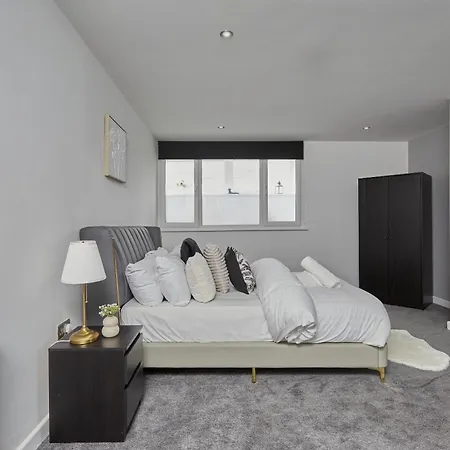 Ξενοδοχείο με διαμερίσματα Hayy Luxury Homes Near Centre 4*