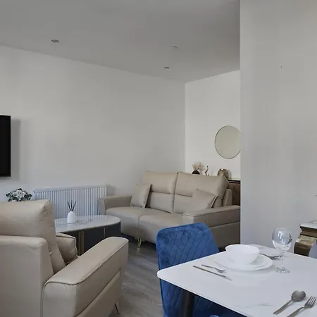 Hayy Luxury Homes Near Bradford Centre