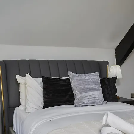 Hayy Luxury Homes Near Centre 4*
