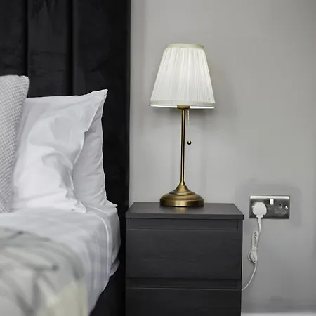 Hayy Luxury Homes Near Centre 4* Bradford (West Yorkshire)