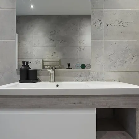 Hayy Luxury Homes Near Centre Bradford (West Yorkshire)