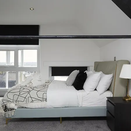 Hayy Luxury Homes Near Centre *