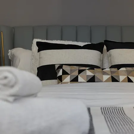 Ξενοδοχείο με διαμερίσματα Hayy Luxury Homes Near Centre 4*