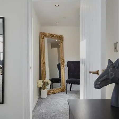 Aparthotel Hayy Luxury Homes Near Centre