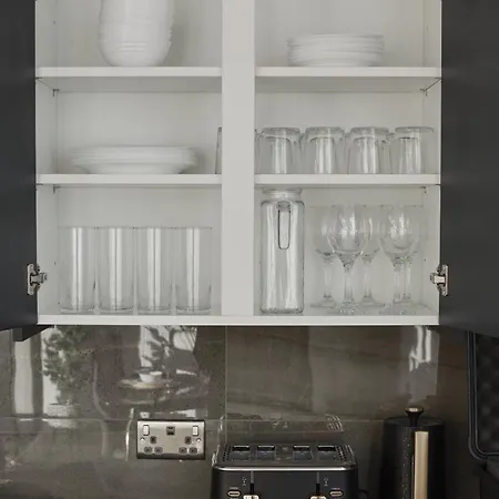 Ξενοδοχείο με διαμερίσματα Hayy Luxury Homes Near Centre 4*
