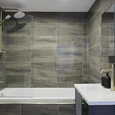 Hayy Luxury Homes Near Centre Bradford (West Yorkshire)