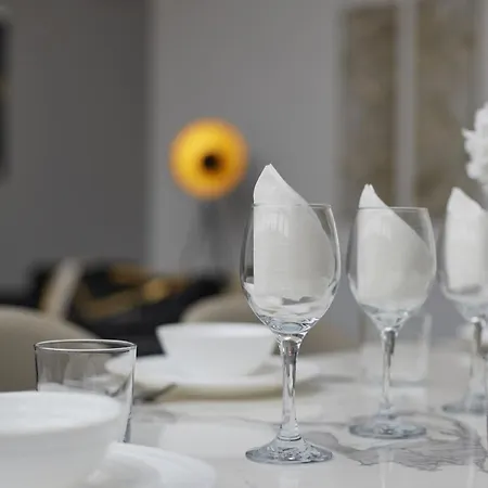 Hayy Luxury Homes Near Centre 4*