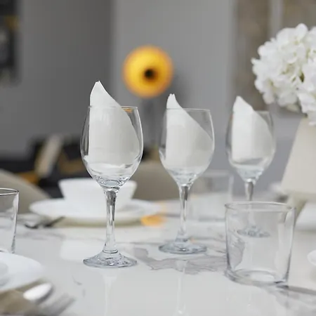 Hayy Luxury Homes Near Centre Aparthotel Bradford (West Yorkshire)