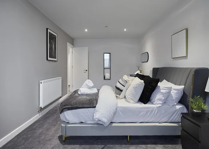 Hayy Luxury Homes Near Centre Aparthotel Bradford (West Yorkshire)