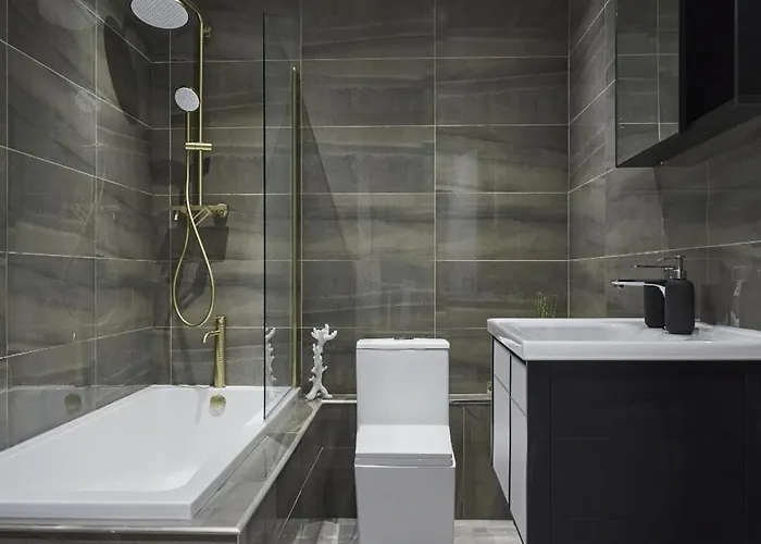 Aparthotel Hayy Luxury Homes Near Centre 4*