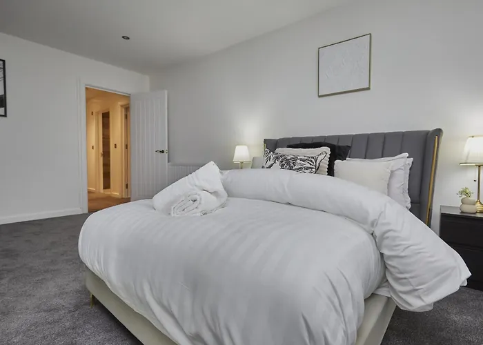 Hayy Luxury Homes Near Centre Aparthotel Bradford (West Yorkshire)