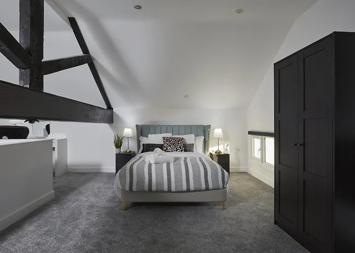 Hayy Luxury Homes Near Centre 4*