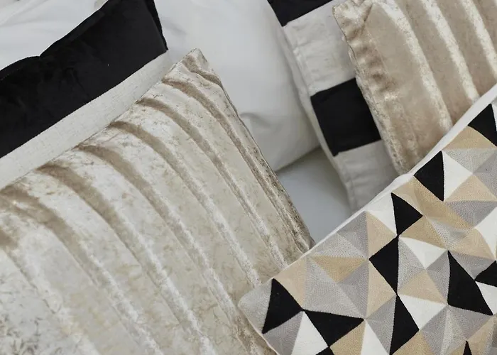 Hayy Luxury Homes Near Centre Bradford (West Yorkshire)