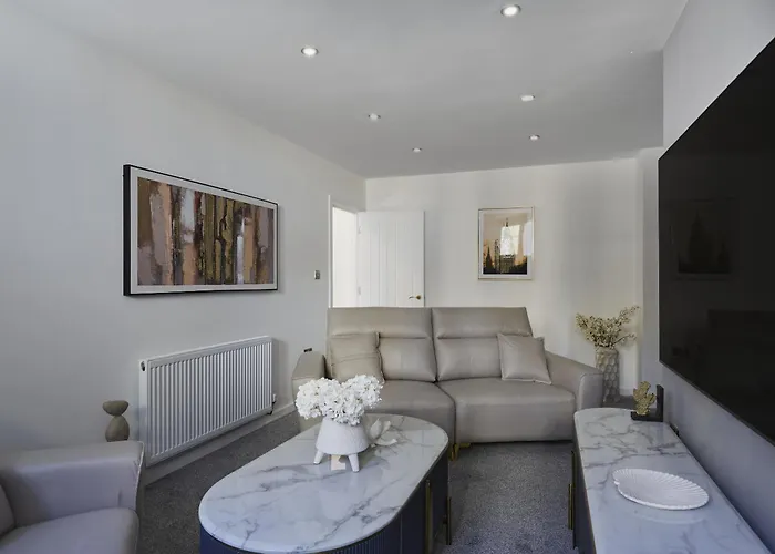 Hayy Luxury Homes Near Centre 4*