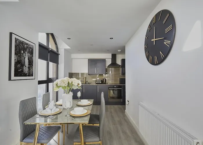 Hayy Luxury Homes Near Centre 4* Bradford (West Yorkshire)