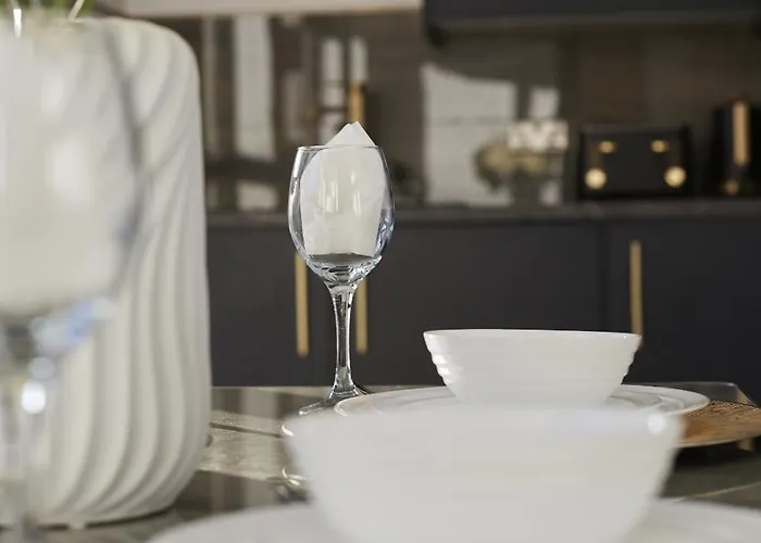 Hayy Luxury Homes Near Centre 4*