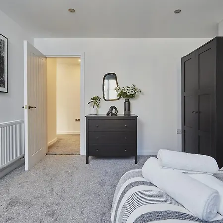 Hayy Luxury Homes Near Centre Μπράντφορντ