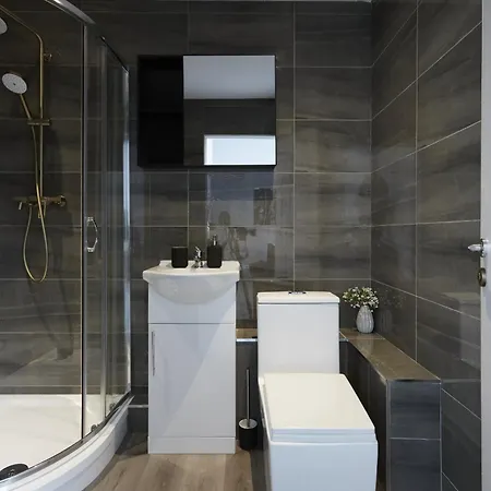 Ξενοδοχείο με διαμερίσματα Hayy Luxury Homes Near Centre Μπράντφορντ